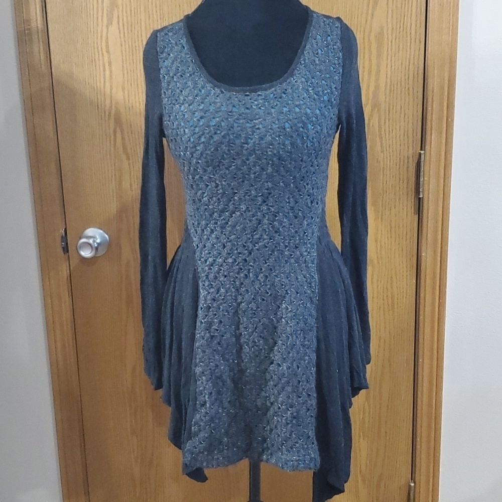Sao Paulo grey and blue knit long sleeve asymmetric hem